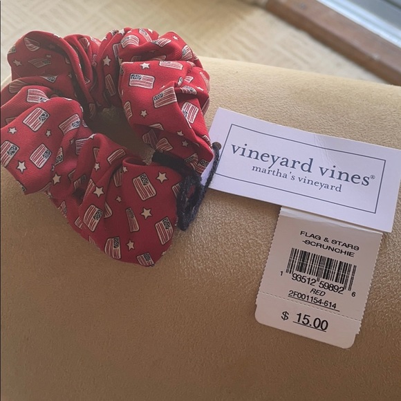 Vineyard vines flag & star scrunchie - Picture 2 of 2